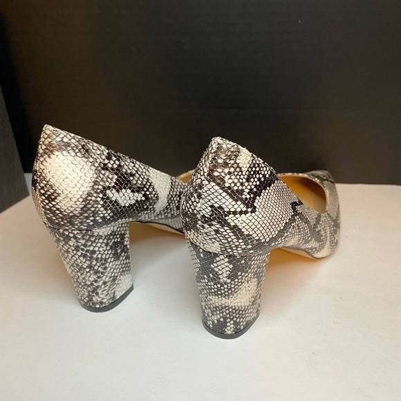 Catherine Malandrino black and white snakeskin heels in women’s size 8.5 - Picture 6 of 7